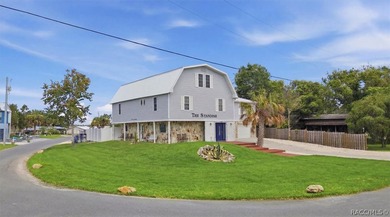 Welcome to THE STANDISH! A one-of-a-kind residence in the heart - photo 4