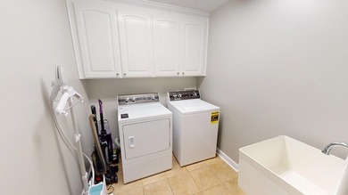 NEW YEAR, NEW PRICE & sellers are MOTIVATED!  Welcome home to