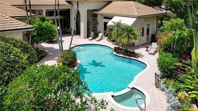 Courtyard estate home located on corner lot overlooking 10th - photo 6