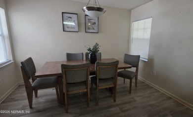 Three bedroom , 2 1/2 baths, two story townhome located near - photo 9