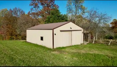 Rare find !! House and 21.04 acres in Adair County. House - photo 39