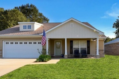 NEW YEAR, NEW PRICE & sellers are MOTIVATED!  Welcome home to