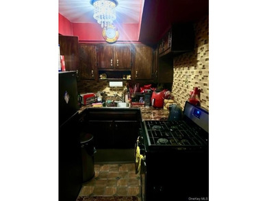 ***ACCEPTED OFFER***Modern, fully renovated 2-family duplex - photo 6