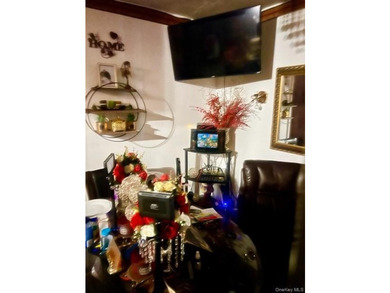 ***ACCEPTED OFFER***Modern, fully renovated 2-family duplex - photo 8