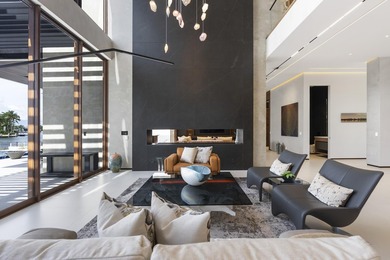 Unparalleled luxury new construction on 100' of prime - photo 10