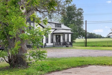 Lake Fayette Home For Sale in Fayetteville Texas