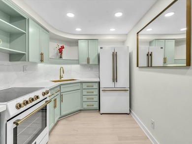 Amazing pool views from this sleek one bedroom residence - photo 2