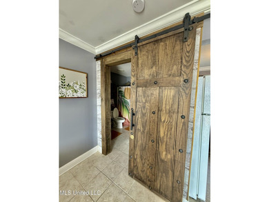 Gorgeous Studio ''Turn - Key Condo'' That's fully furnished and - photo 12
