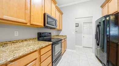 Welcome to a spacious home nestled in the desirable North Creek - photo 13