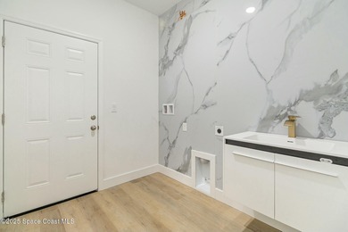 READY to move in! THE ONLY NEW CONSTRUCTION HOME IN PALM BAY - photo 17