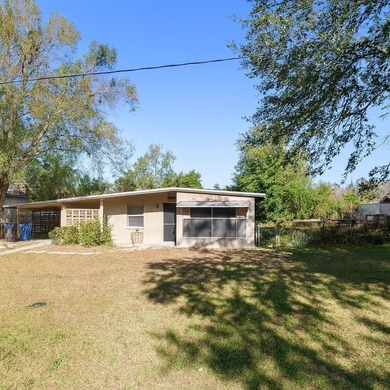 (private lake, pond, creek) Home For Sale in Tampa Florida