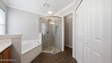 Welcome to a spacious home nestled in the desirable North Creek - photo 25