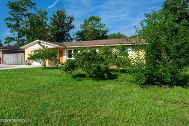 Welcome home to this charming, move-in-ready 3-bedroom, 2-bath - photo 3