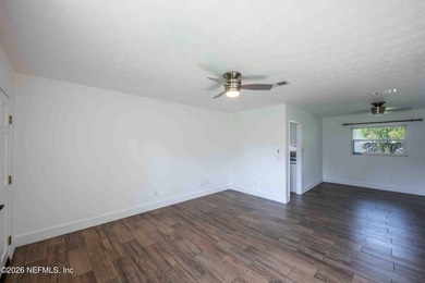Welcome home to this charming, move-in-ready 3-bedroom, 2-bath - photo 8