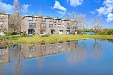 Lake Townhome/Townhouse For Sale in Brandon, Florida