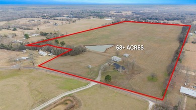 This gorgeous 68-acre estate offers the perfect blend of luxury - photo 2