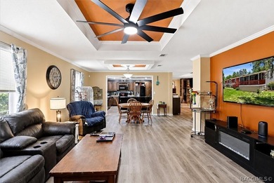 Discover the space and flexibility this charming country home - photo 4