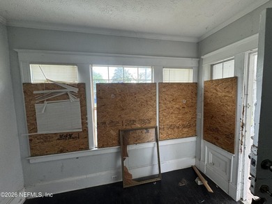 WONDERFUL OPPORTUNITY IN SPRINGFIELD! Built in 1922, this - photo 5