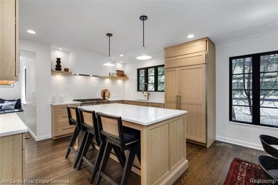 Exceptional brick Contemporary Colonial in the highly coveted - photo 7