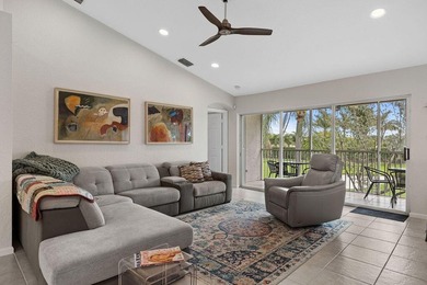 Welcome home to this beautiful 3-bedroom, 2-bath condominium - photo 13