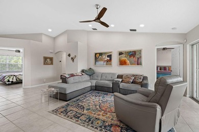 Welcome home to this beautiful 3-bedroom, 2-bath condominium - photo 14