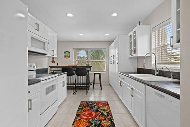 Welcome home to this beautiful 3-bedroom, 2-bath condominium - photo 23