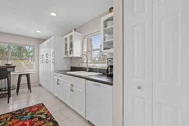 Welcome home to this beautiful 3-bedroom, 2-bath condominium - photo 24