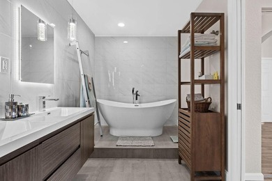 Welcome home to this beautiful 3-bedroom, 2-bath condominium - photo 37