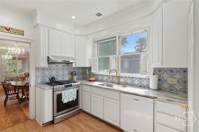 Charming Midtown brick ranch on a corner lot featuring a covered - photo 10