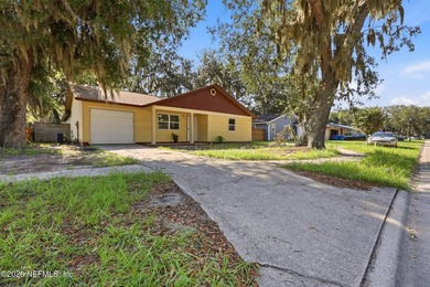 Your new 3/2 BEACH home awaits with New Hardee Siding so you can - photo 4