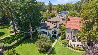 Discover the endless charm of this beautifully preserved 1923 - photo 2