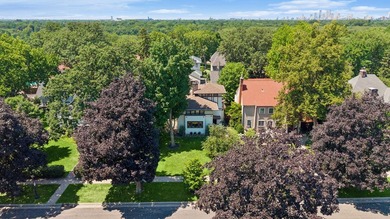 Discover the endless charm of this beautifully preserved 1923 - photo 3