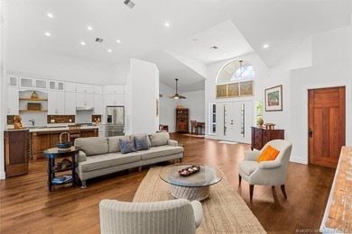 Luxury Living in Harbour Ridge Country Club! Renovated and - photo 7