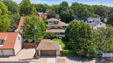Discover the endless charm of this beautifully preserved 1923 - photo 8