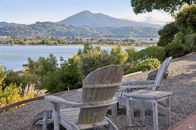 A single-level home, with 180 degree views, in a gated community - photo 2