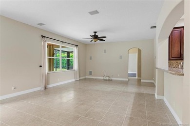 Size matters! Spacious 3,580 square foot under air pool home - photo 9