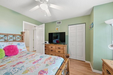 Beautifully Remodeled First-Floor Condo in the Villages of - photo 4