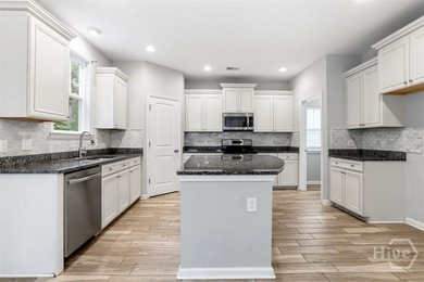 Welcome to 2688 Garden Hills Loop in Richmond Hill! This - photo 7