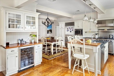 This Arts & Crafts-inspired Colonial located in the tranquil - photo 12