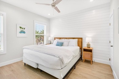 Exquisite home with a coastal flair located in the popular Royal - photo 22