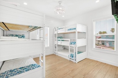 Exquisite home with a coastal flair located in the popular Royal - photo 27