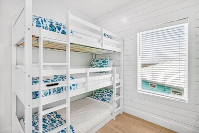 Exquisite home with a coastal flair located in the popular Royal - photo 28
