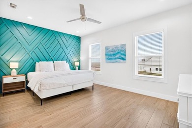 Exquisite home with a coastal flair located in the popular Royal - photo 31