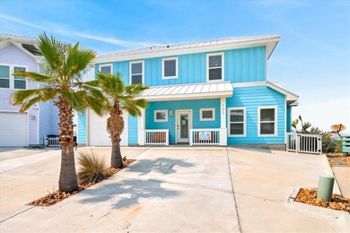 Exquisite home with a coastal flair located in the popular Royal - photo 34