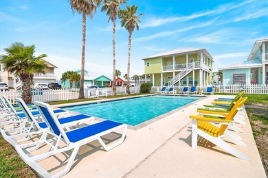 Exquisite home with a coastal flair located in the popular Royal - photo 37