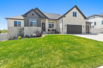 Welcome to this beautiful, fully finished home in the heart of - photo 2