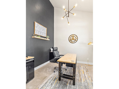 Welcome to this beautiful, fully finished home in the heart of - photo 9