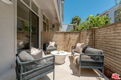 Extensively renovated and just completed 3 bedroom, 2.5 bathroom - photo 7