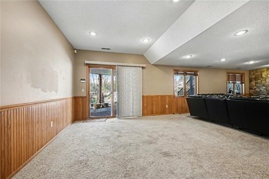 Beautiful Open-Concept Home on a Private 0.71 Acre Wooded Lot! - photo 28