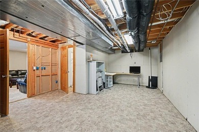 Beautiful Open-Concept Home on a Private 0.71 Acre Wooded Lot! - photo 31